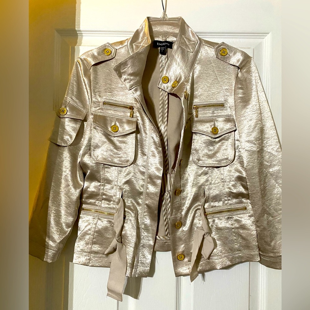 Bebe Size 8 Cream/Gold Cinched Jacket Button Down Dressy Classy